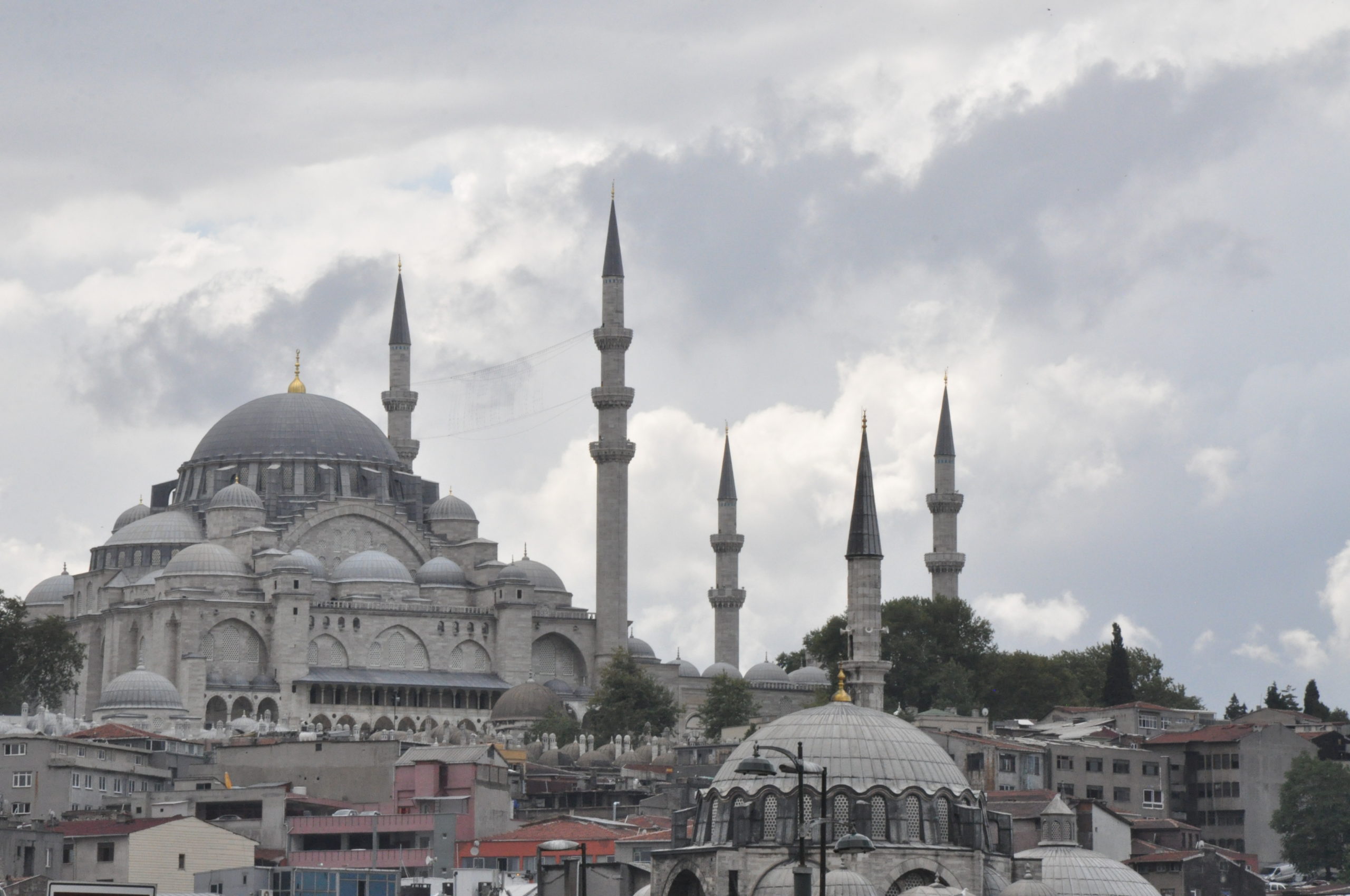 Admire the Architecture of the Süleymaniye Mosque
